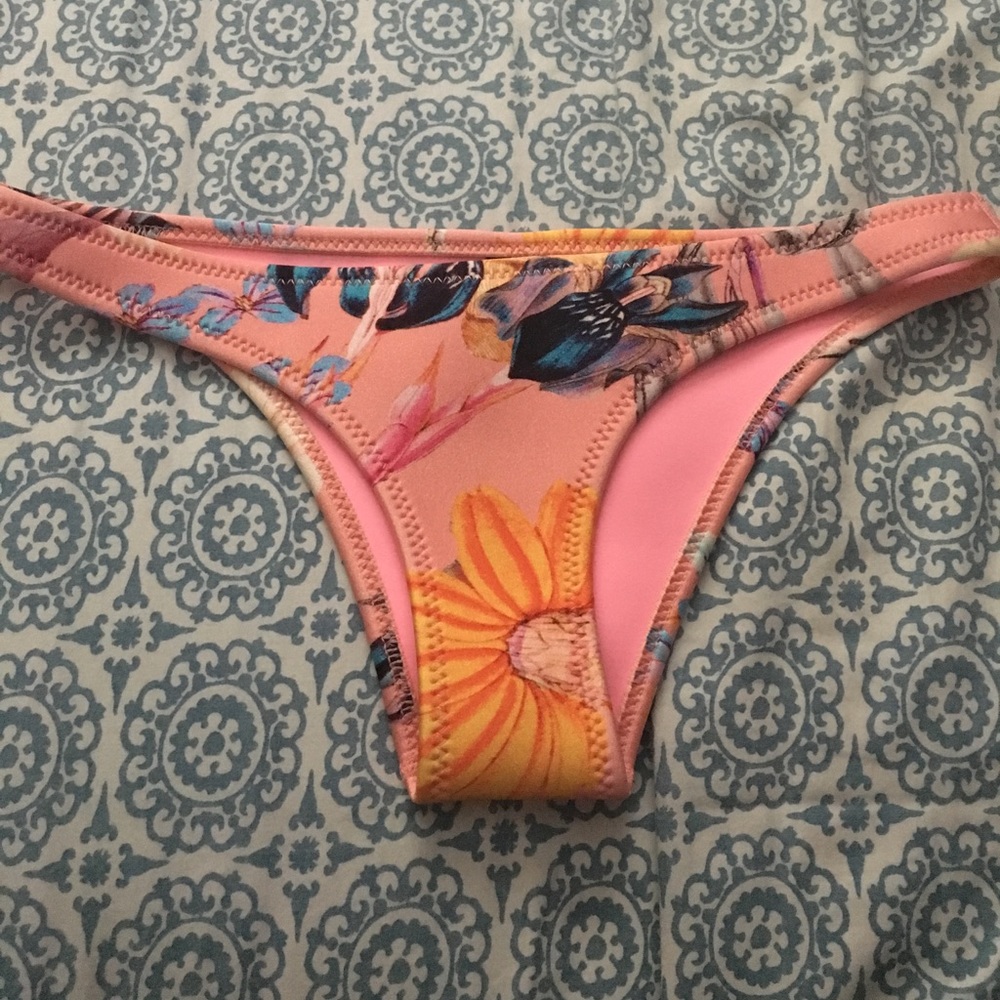 Triangl bottoms